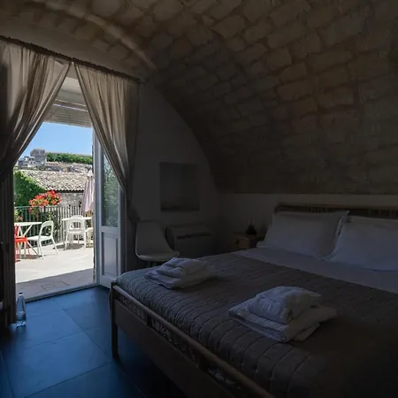 Alojamento de Acomodação e Pequeno-almoço Terra Del Sole Ibla 4*