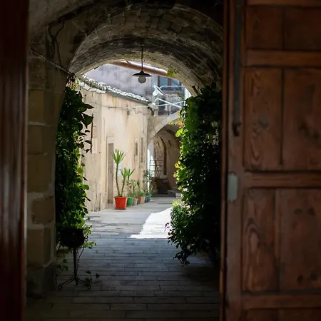 Alojamento de Acomodação e Pequeno-almoço Terra Del Sole Ibla 4*